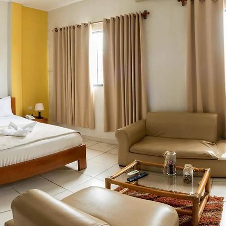 Hostal Huayruro Ікітос Екстер'єр фото