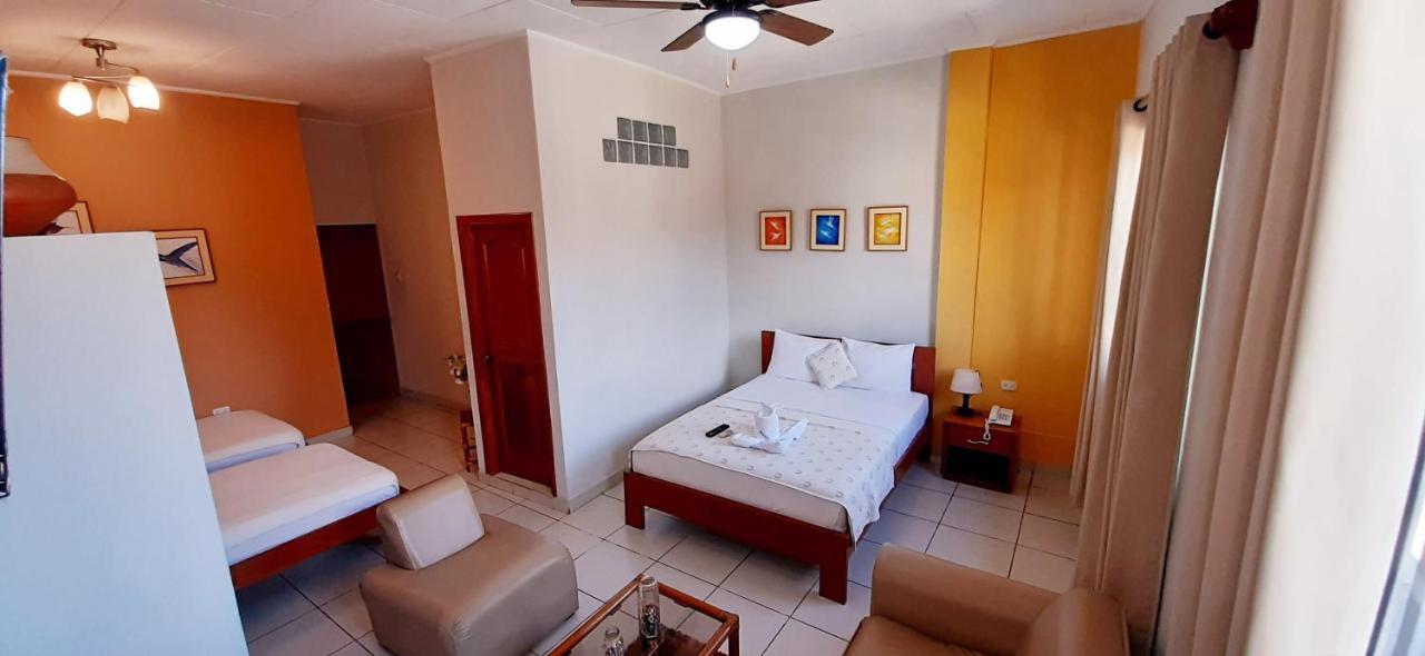Hostal Huayruro Ікітос Екстер'єр фото