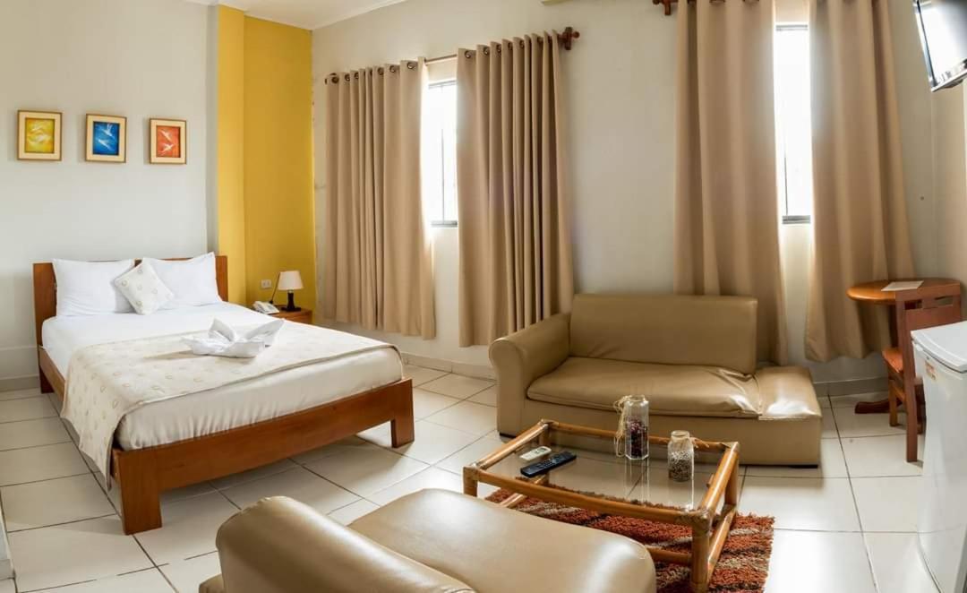 Hostal Huayruro Ікітос Екстер'єр фото
